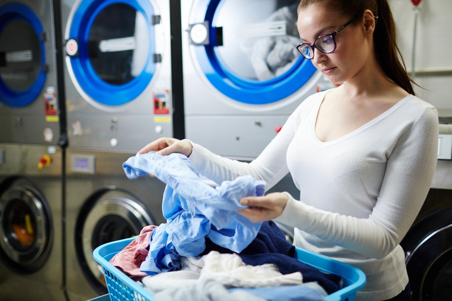 dirty-shirt-laundry-service_1098-13262